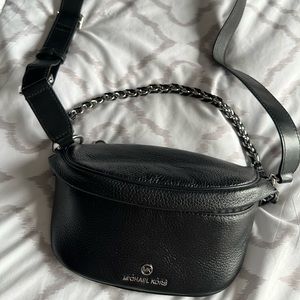 Michael Kors Small Slater Sling Pack
